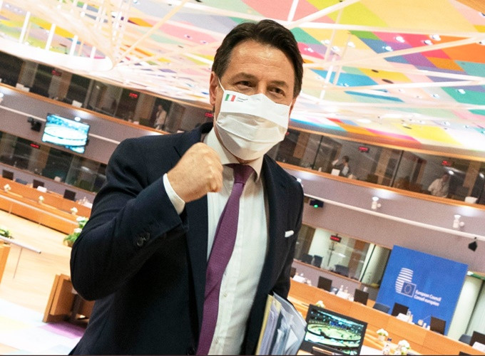 Biểu cảm của Thủ tướng Italy Giuseppe Conte sau khi EU đạt thỏa thuận. (Nguồn: Tài khoản Twitter của Thủ tướng Giuseppe Conte) Các nhà lãnh đạo EU hoan nghênh thỏa thuận lịch sử của khối -0