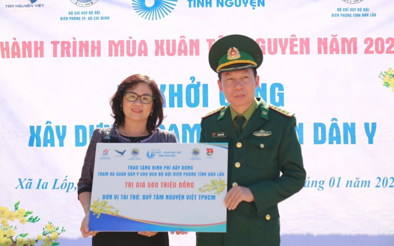 Mang Tết “ấm” cho học sinh Tây Nguyên -0