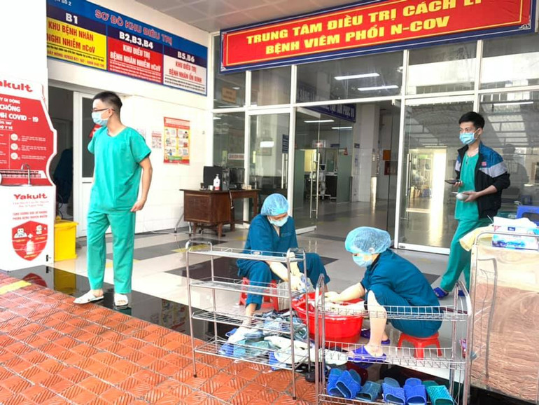 Tất niên trong khu cách ly -8