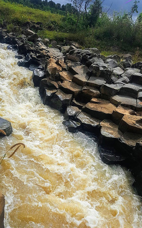 Ấn tượng suối đá đĩa cổ ở Gia Lai ảnh 2 Ấn tượng suối đá đĩa cổ ở Gia Lai -0