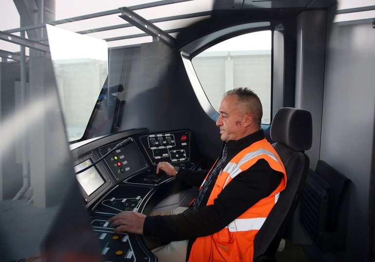 Mở cửa đón người dân tham quan tàu Metro Nhổn – ga Hà Nội -7