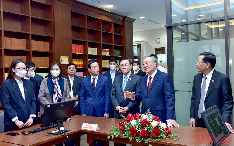 Chủ tịch Quốc hội Vương Đình Huệ: Tiếp tục đẩy mạnh cải cách tư pháp trong Tòa án nhân dân với nhiều giải pháp đổi mới, sáng tạo -0