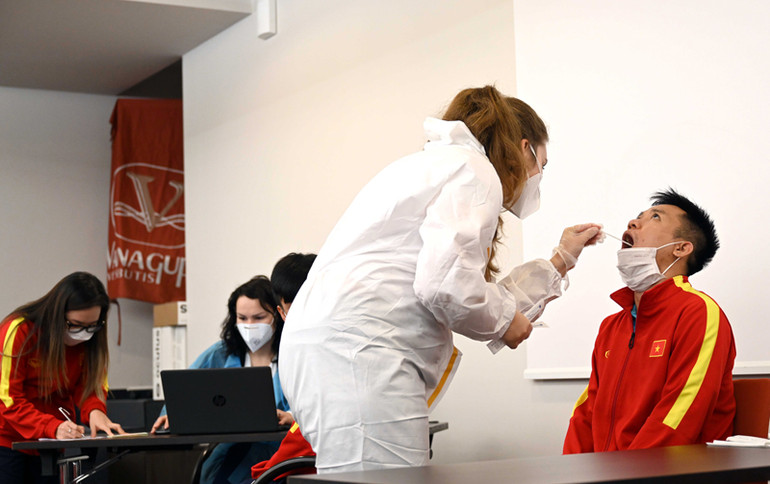 Đội tuyển futsal Việt Nam làm quen với công nghệ 