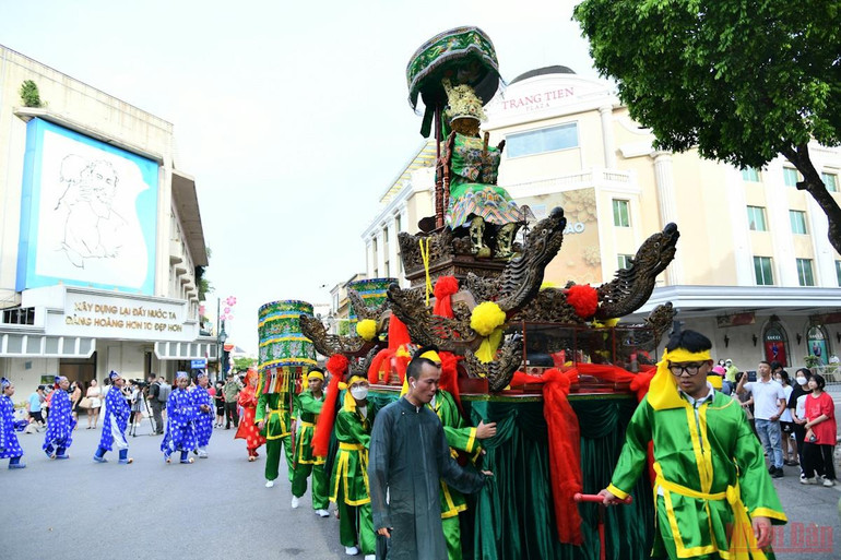 Lễ cung rước Tôn thần Đông trấn Thăng Long -0