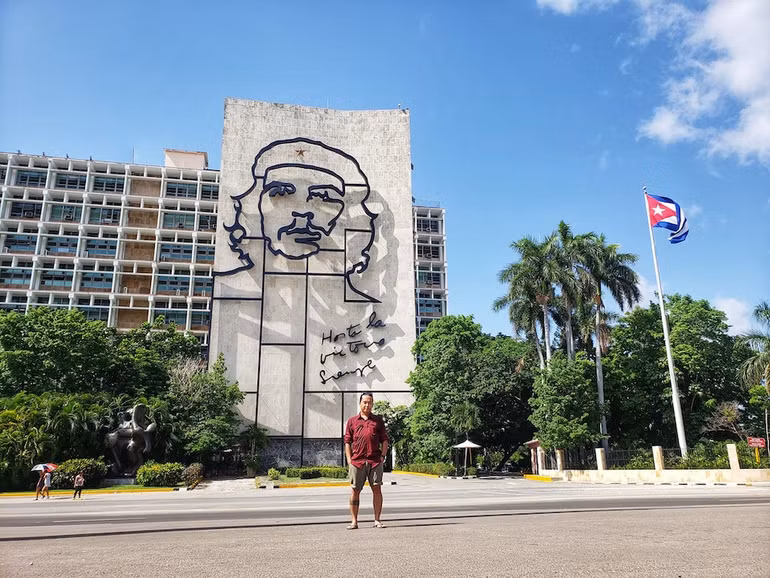 Lên đường… lo sợ, phấn khích, cô đơn -0