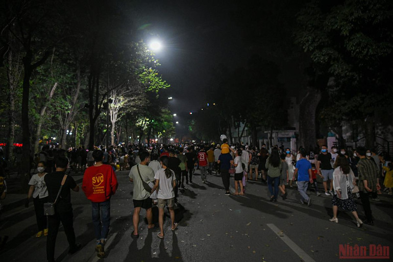 Giờ Trái Đất năm 2022: Tắt đèn - cùng hành động, 'bật sáng' tương lai -0