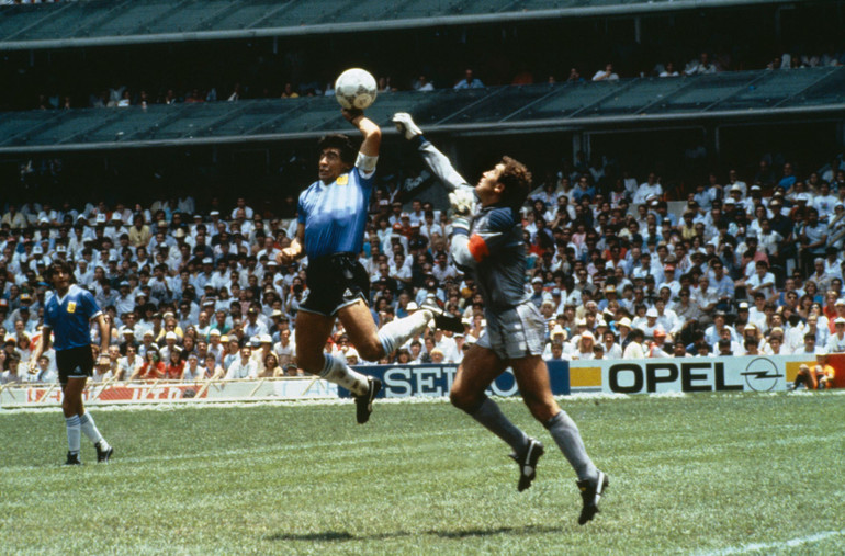 Cuộc đời và sự nghiệp của huyền thoại Maradona qua ảnh ảnh 9 Cuộc đời và sự nghiệp của huyền thoại Maradona qua ảnh -0