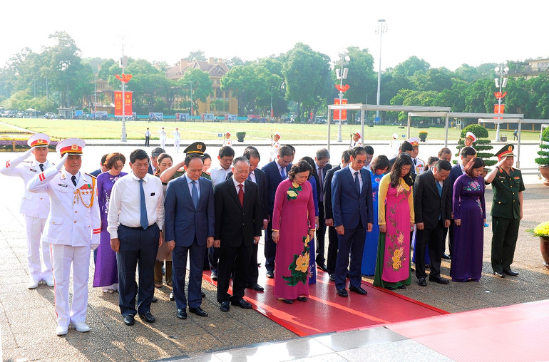 Lãnh đạo Đảng, Nhà nước vào Lăng viếng Chủ tịch Hồ Chí Minh -0