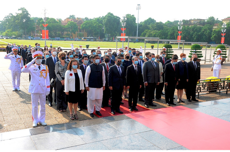 Lãnh đạo Đảng, Nhà nước vào Lăng viếng Chủ tịch Hồ Chí Minh -0