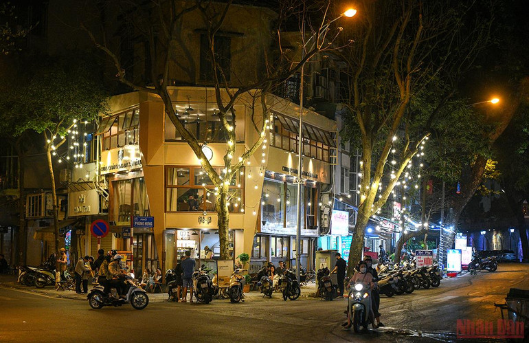 Hà Nội chính thức bỏ quy định quán ăn được mở cửa đến 21 giờ -0