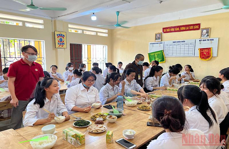 Đông đảo tình nguyện viên trên cả nước tham gia “Tiếp sức mùa thi” -0