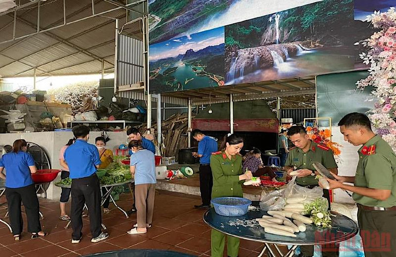 Đông đảo tình nguyện viên trên cả nước tham gia “Tiếp sức mùa thi” -0