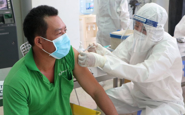 Hàng nghìn công nhân Đồng Nai tiêm vaccine Sinopharm -4
