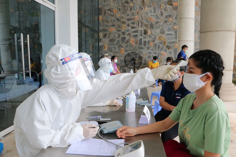 Hàng nghìn công nhân Đồng Nai tiêm vaccine Sinopharm -2