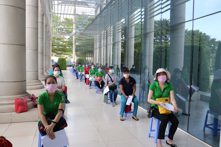 Hàng nghìn công nhân Đồng Nai tiêm vaccine Sinopharm -1