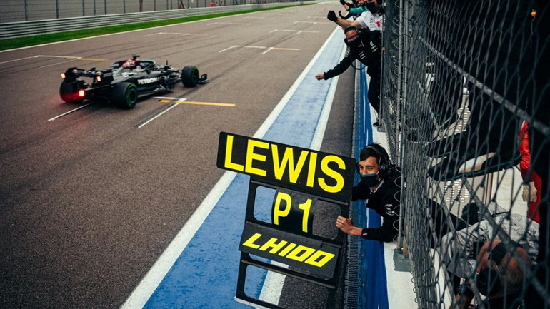 Lewis Hamilton cán mốc 100 chiến thắng -0