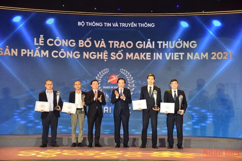 Trao Giải thưởng Sản phẩm công nghệ số Make in Viet Nam 2021 -0