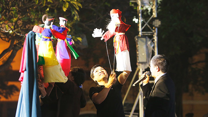 Bức tranh di sản dân gian đa sắc -0