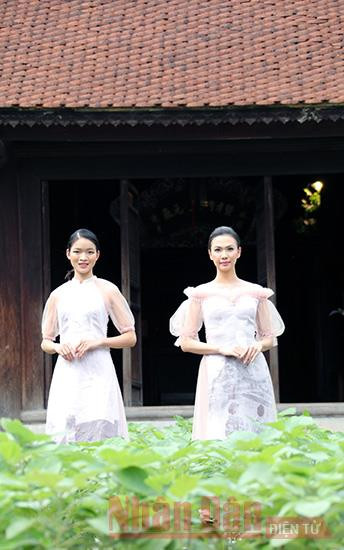 Áo dài “kể chuyện” bốn phương -0