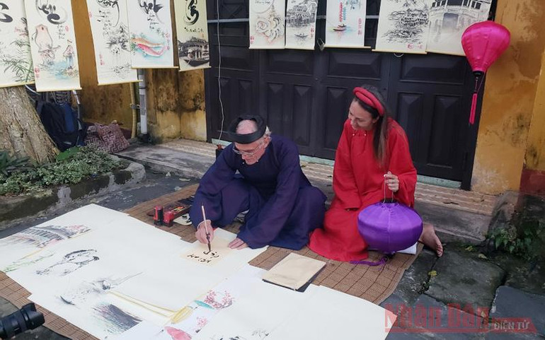 Tết Việt của người “Tây” trên đất Việt -0