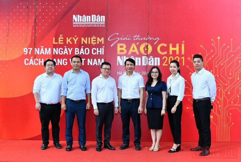 Đồng chí Lê Quốc Minh tiếp đoàn đại biểu Trung ương đoàn Thanh niên cộng sản Hồ Chí Minh. (Ảnh: THỦY NGUYÊN) Các đơn vị thăm, chúc mừng Báo Nhân Dân nhân Ngày Báo chí cách mạng Việt Nam -0