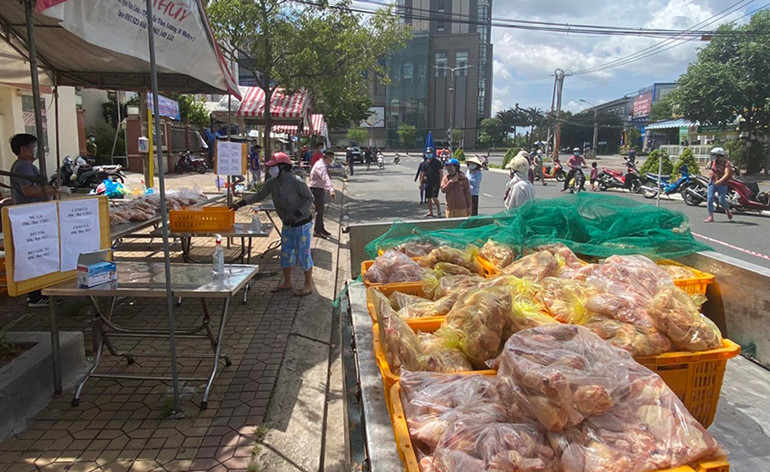 Cần Thơ đưa chợ ra phố trong thời gian giãn cách xã hội -0