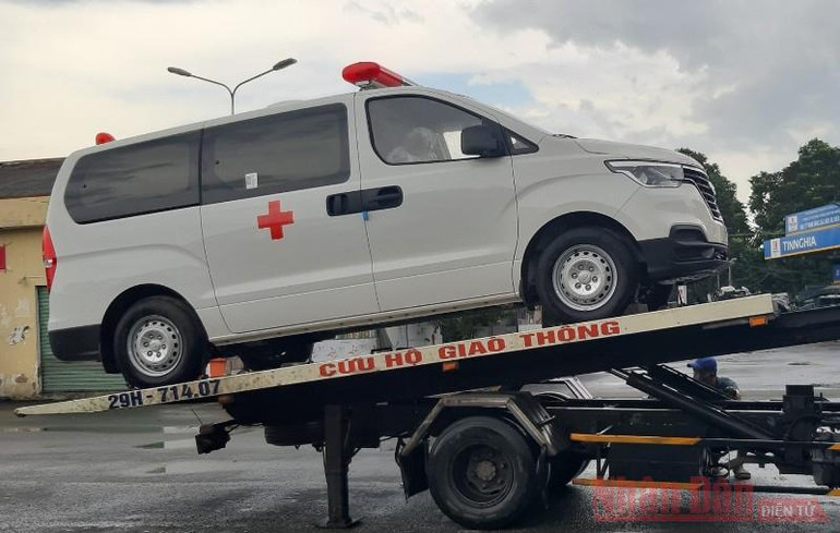 Tặng xe cứu thương chung tay cùng các địa phương chống dịch -0