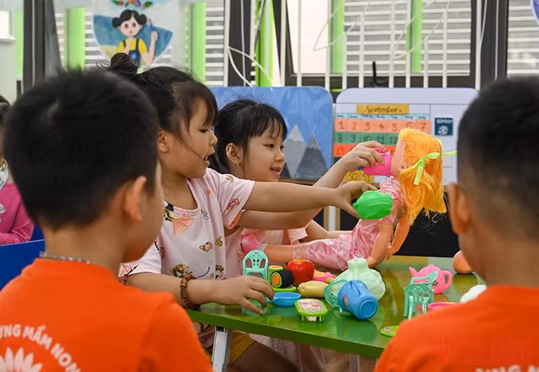 Niềm vui trẻ thơ trong ngày trở lại trường -0