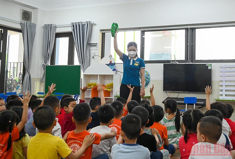 Niềm vui trẻ thơ trong ngày trở lại trường -0