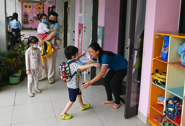 Niềm vui trẻ thơ trong ngày trở lại trường -0