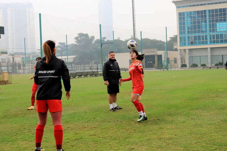 HLV Mai Đức Chung: Chuyến tập huấn Tây Ban Nha sẽ giúp đội hoàn thiện -0