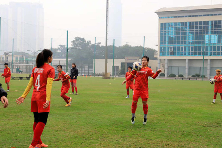 HLV Mai Đức Chung: Chuyến tập huấn Tây Ban Nha sẽ giúp đội hoàn thiện -0