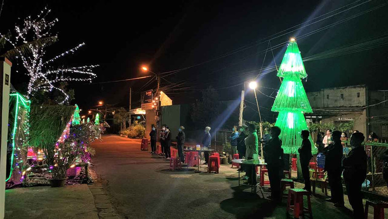 Châu Sơn-mùa Giáng sinh vui tươi, ấm áp và an lành -5