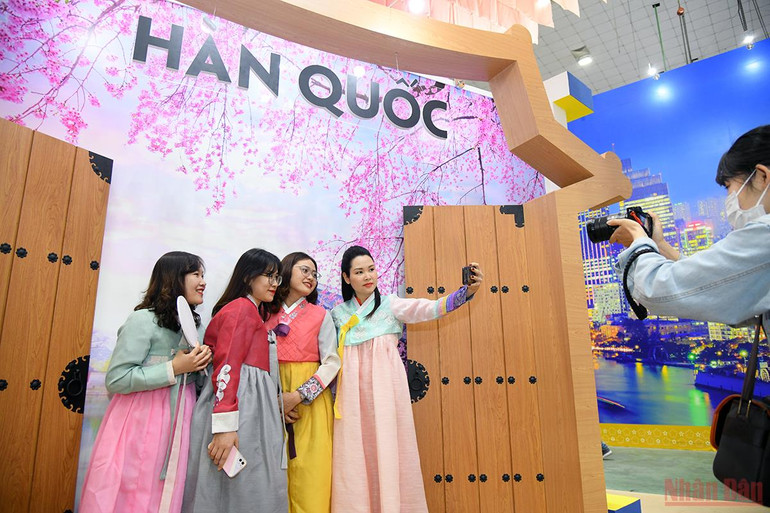 Khai mạc hội chợ VITM Hanoi 2022: Kết nối phục hồi du lịch -0