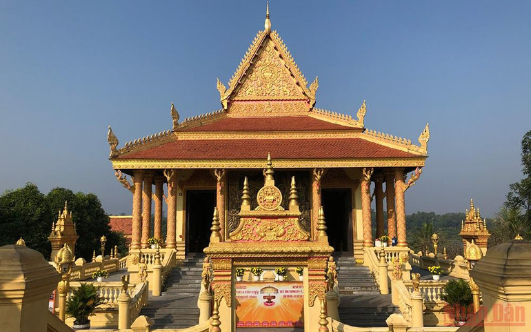 Hoạt động kỷ niệm 132 năm Ngày sinh Chủ tịch Hồ Chí Minh tại Làng Văn hóa Du lịch các dân tộc Việt Nam ảnh 1 Kỷ niệm 132 năm ngày sinh của Chủ tịch Hồ Chí Minh tại Làng Văn hóa Du lịch các dân tộc Việt Nam -0