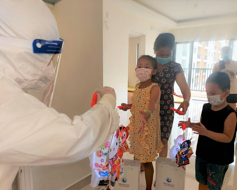Tết Trung thu ấm áp tại Bệnh viện Dã chiến số 7 -0