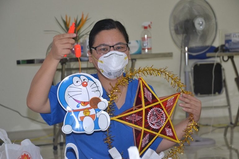 Tết Trung thu ấm áp tại Bệnh viện Dã chiến số 7 -0