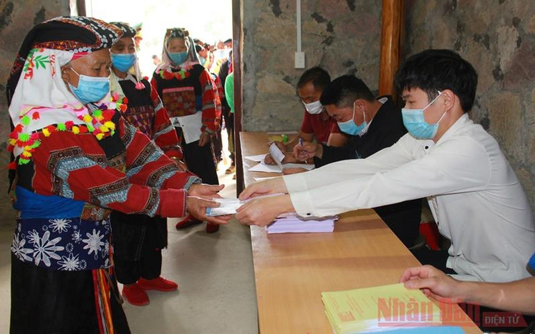 Không khí bầu cử tại một số địa phương -0