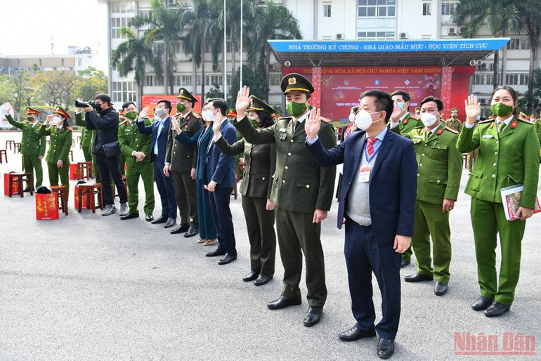 Những chuyến xe yêu thương hỗ trợ sinh viên về quê ăn Tết -0
