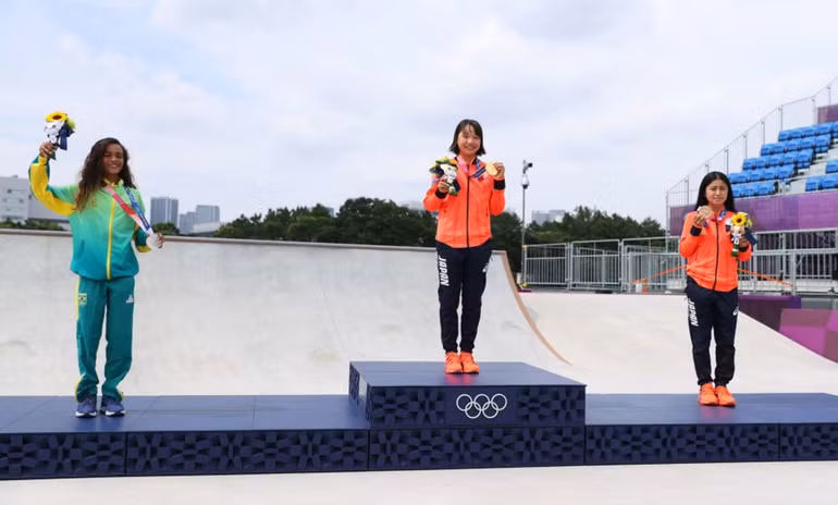 Bé gái 13 tuổi giành huy chương vàng Olympic -0