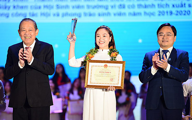 Tuyên dương 198 cá nhân và 24 tập thể 