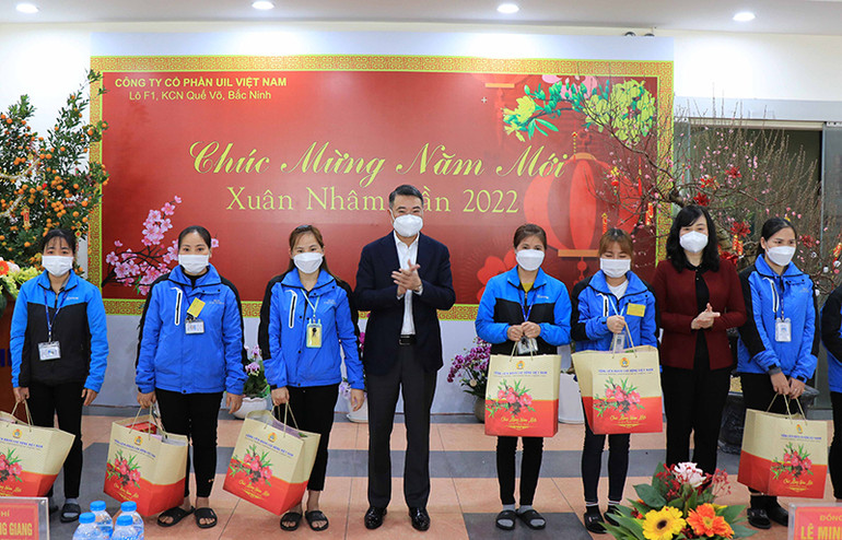 Chánh Văn phòng Trung ương Đảng Lê Minh Hưng thăm, tặng quà Mẹ Việt Nam Anh hùng tại Bắc Ninh -0