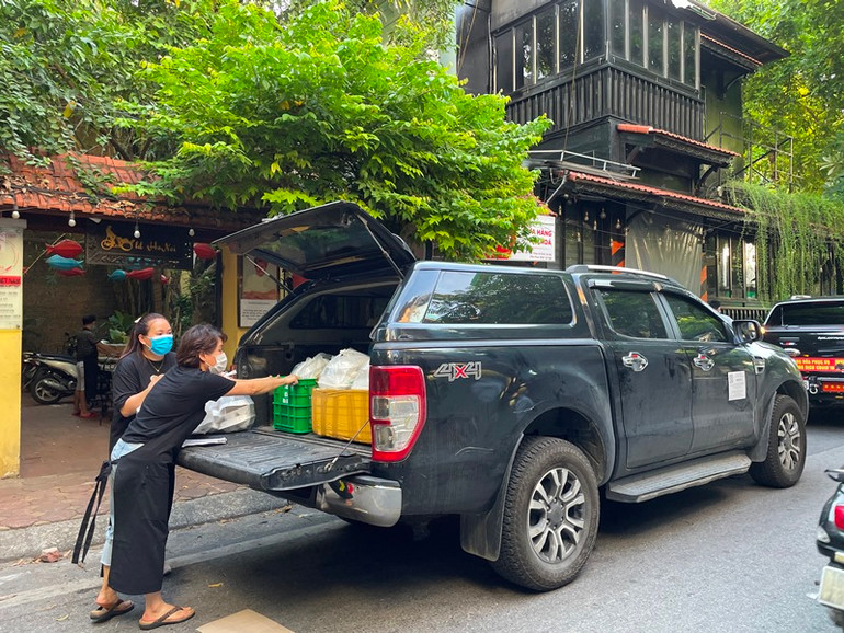 Ấm lòng những suất cơm nghĩa tình -0