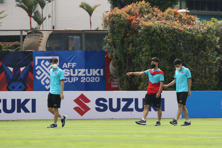 Tuyển Việt Nam thăm quan sân Bishan, làm quen không gian thi đấu trước trận khai màn -5