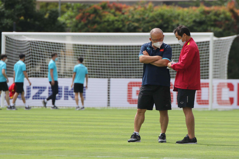 Tuyển Việt Nam thăm quan sân Bishan, làm quen không gian thi đấu trước trận khai màn -2