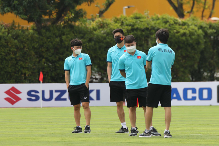 Tuyển Việt Nam thăm quan sân Bishan, làm quen không gian thi đấu trước trận khai màn -3