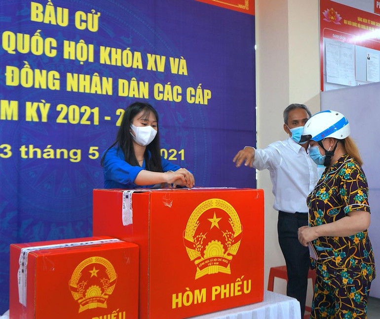 Đi bầu cử nơi địa đầu cực nam Tổ quốc -0