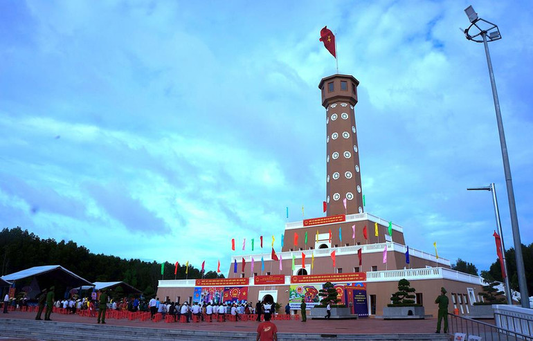 Đi bầu cử nơi địa đầu cực nam Tổ quốc -0