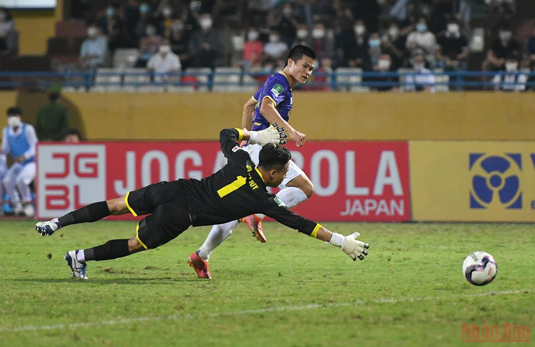 CLB Hà Nội giành chiến thắng đậm trong ngày chia tay Quang Hải -0