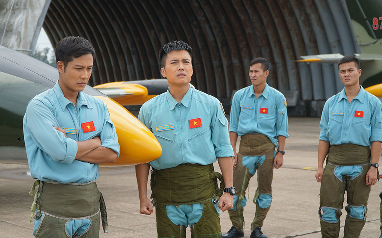 Những tình yêu “hơn cả bầu trời” trong bộ phim về những chàng học viên sĩ quan Không quân -0